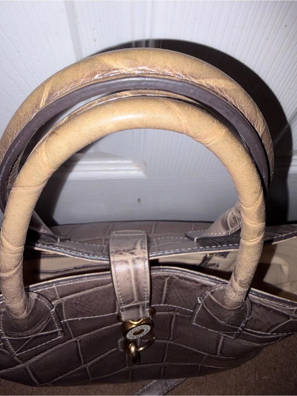 Dooney & Bourke Large Amelie gray crocodile-embossed Tote & Crossbody GUC - Picture 6 of 13